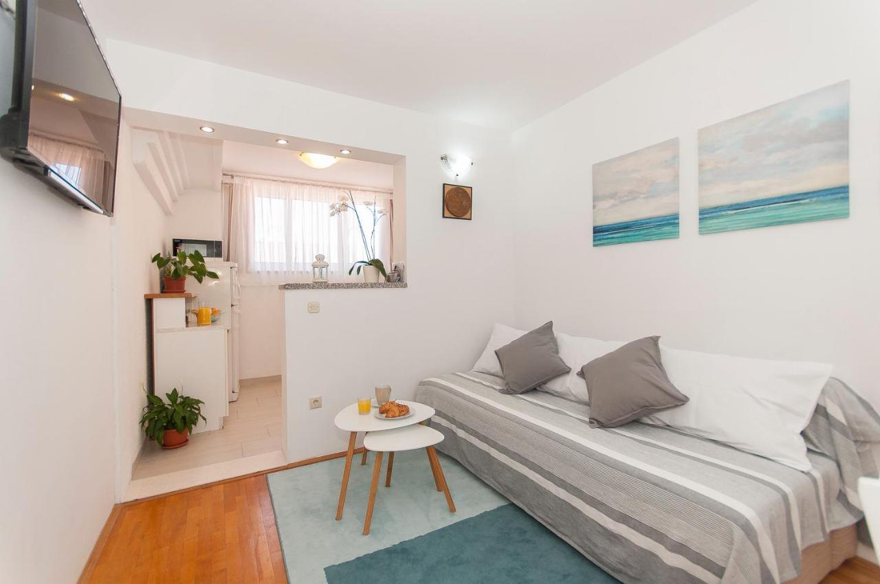 אומיס Apartment Luna מראה חיצוני תמונה