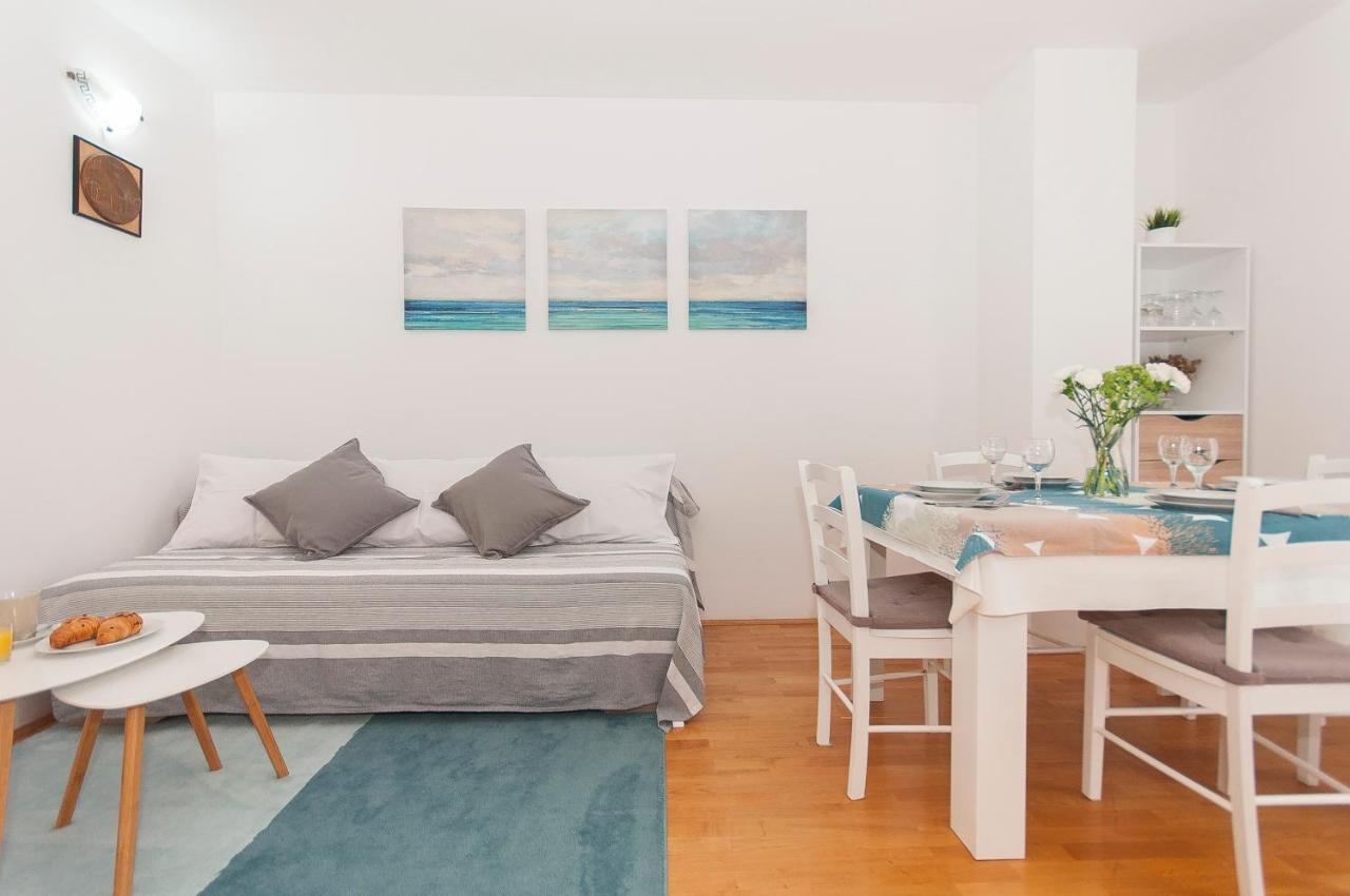 אומיס Apartment Luna מראה חיצוני תמונה