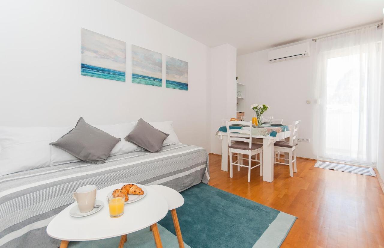 אומיס Apartment Luna מראה חיצוני תמונה