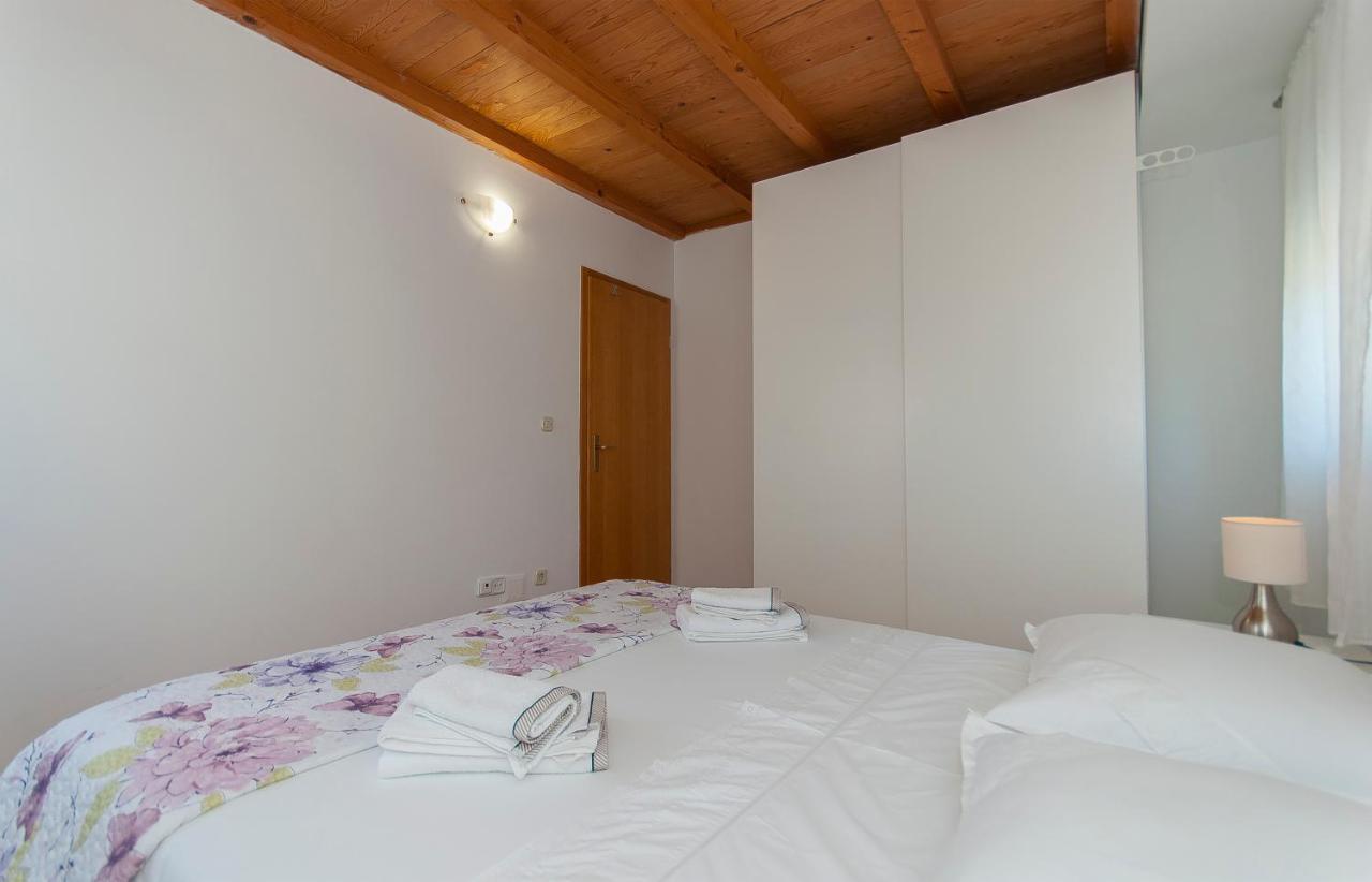 אומיס Apartment Luna מראה חיצוני תמונה