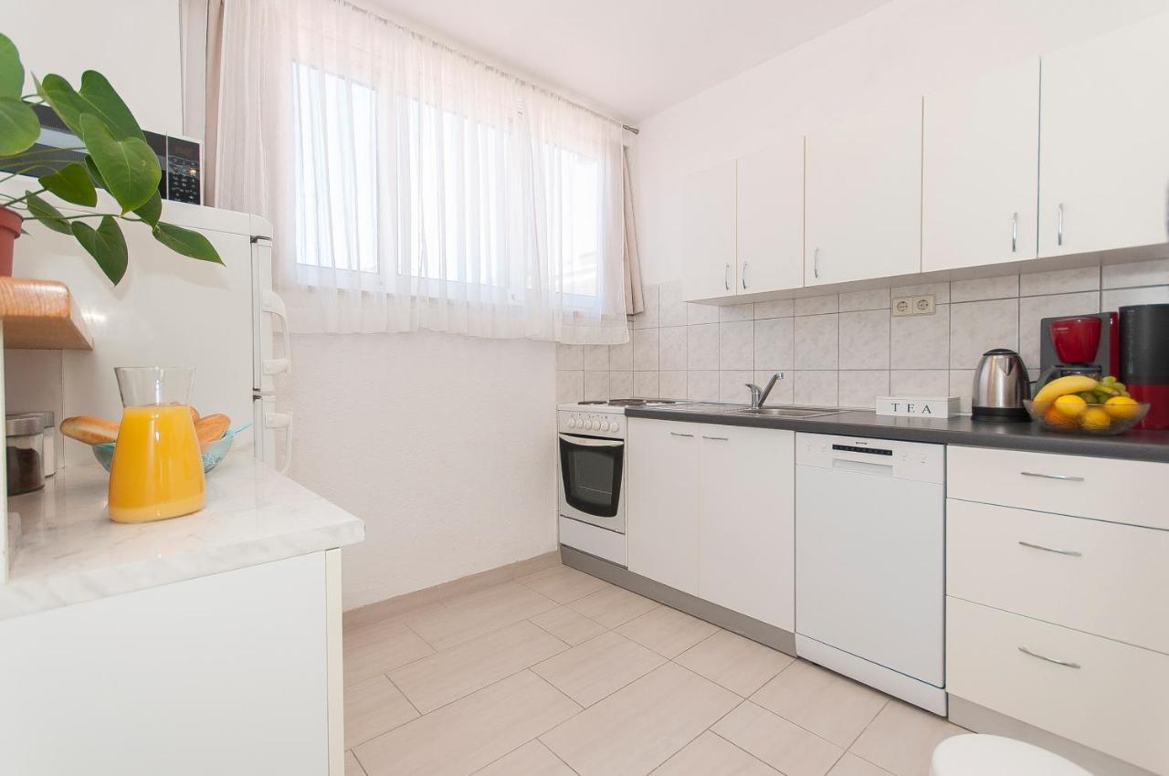 אומיס Apartment Luna מראה חיצוני תמונה