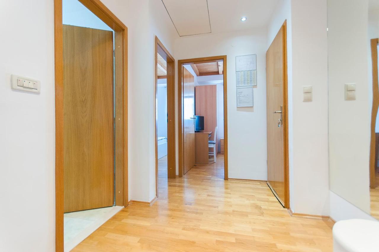 אומיס Apartment Luna מראה חיצוני תמונה