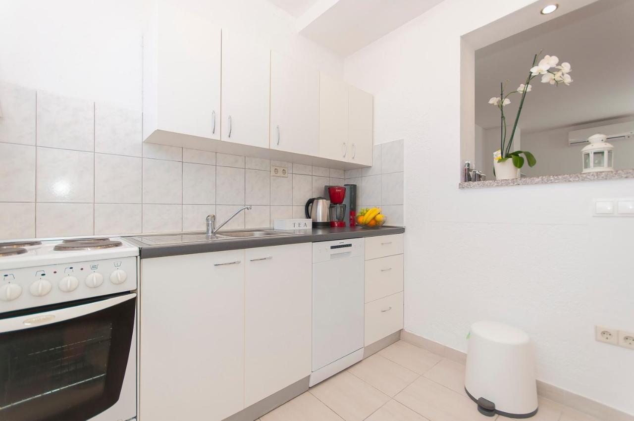 אומיס Apartment Luna מראה חיצוני תמונה
